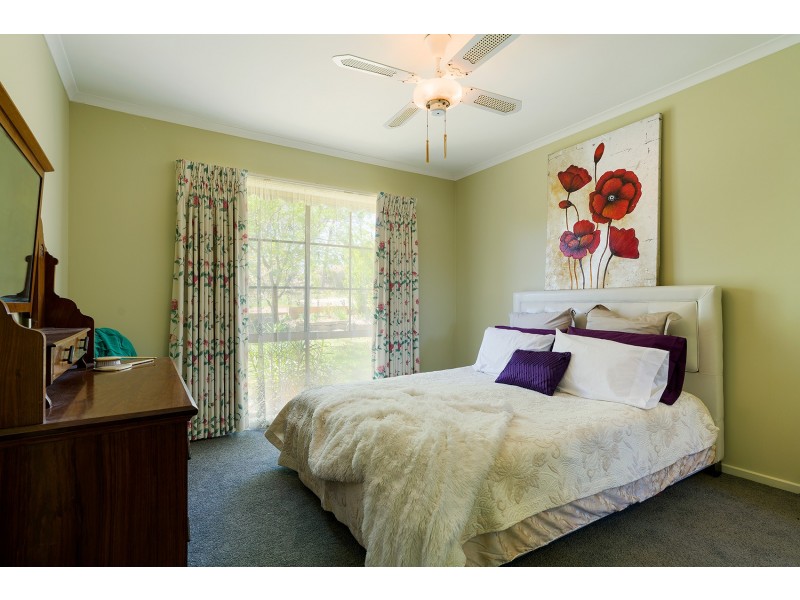 64 Blakeley Road, Castlemaine VIC 3450