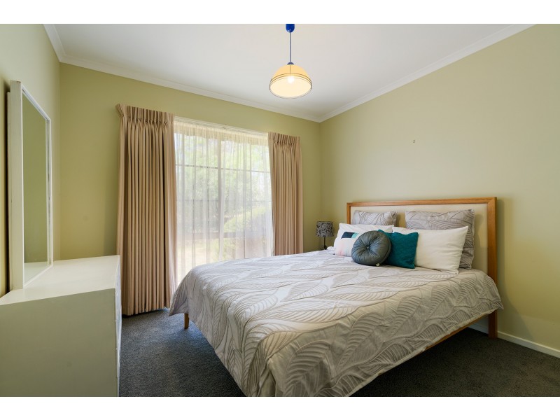64 Blakeley Road, Castlemaine VIC 3450
