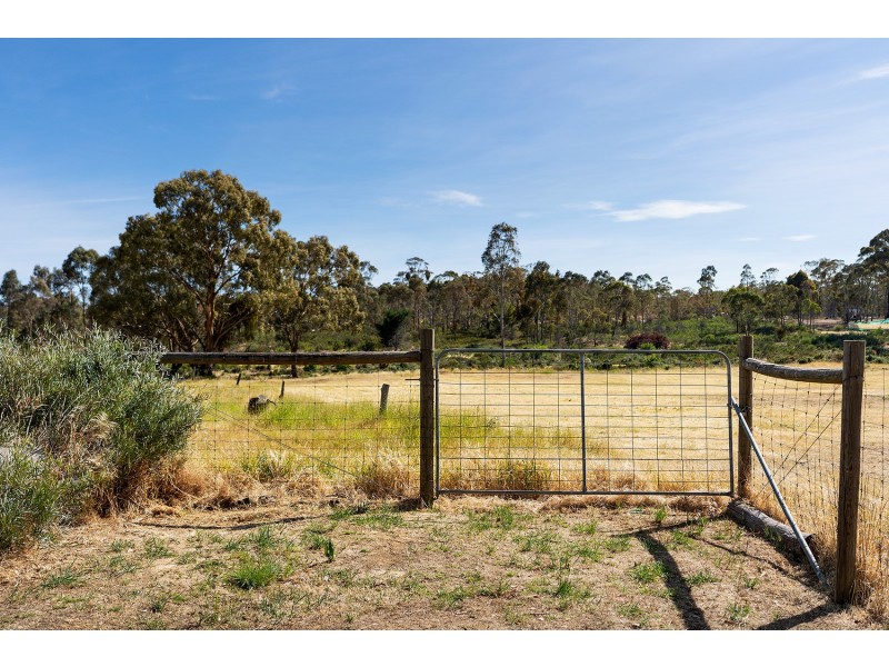 27 Fryers Road, Campbells Creek VIC 3451