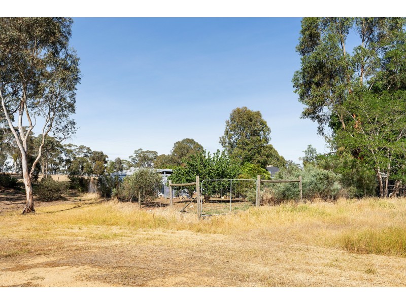 27 Fryers Road, Campbells Creek VIC 3451