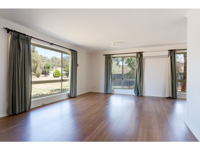 63 Elizabeth Street, Campbells Creek VIC 3451