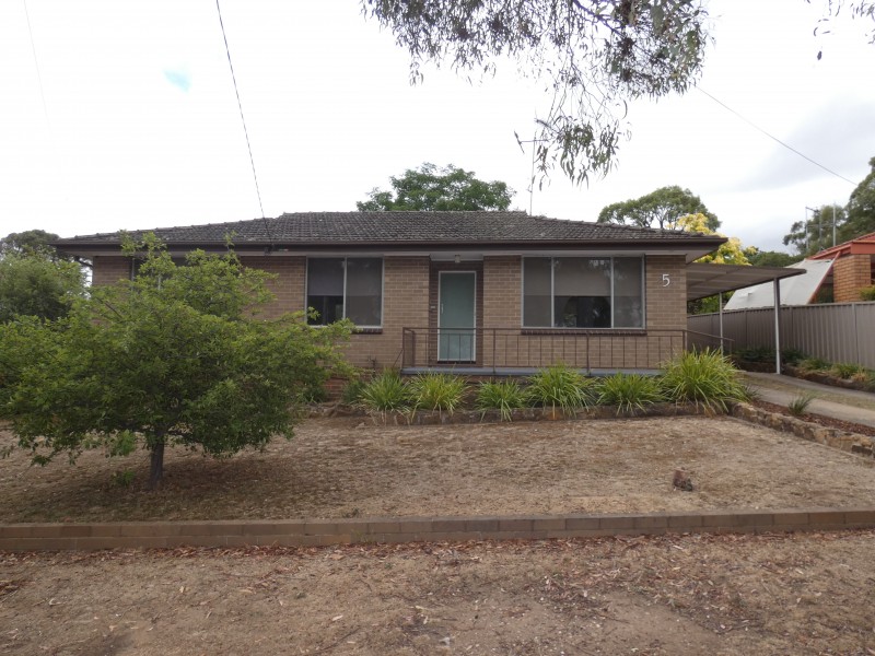5 Lawson Parade, Castlemaine VIC 3450