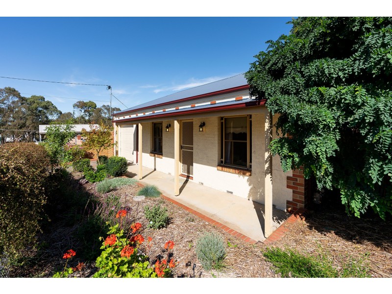 5 Carol Street, Castlemaine VIC 3450