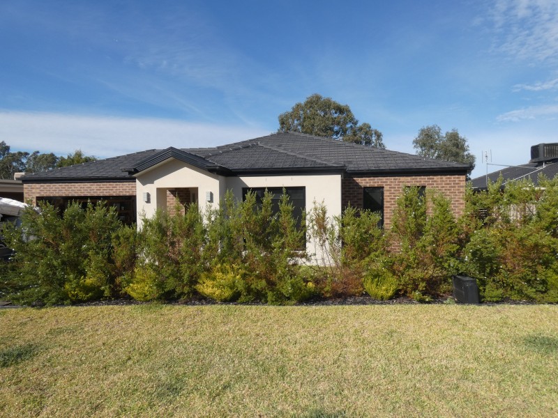 24 Chapmans Road, Castlemaine VIC 3450