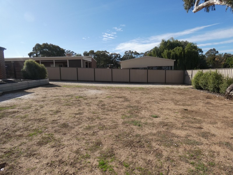 24 Chapmans Road, Castlemaine VIC 3450