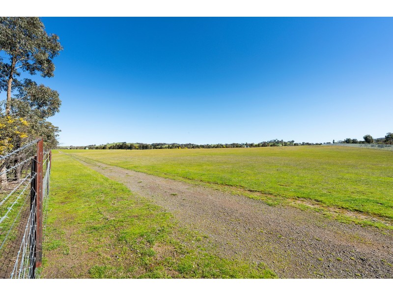 255 Pollards Road, Elphinstone VIC 3448