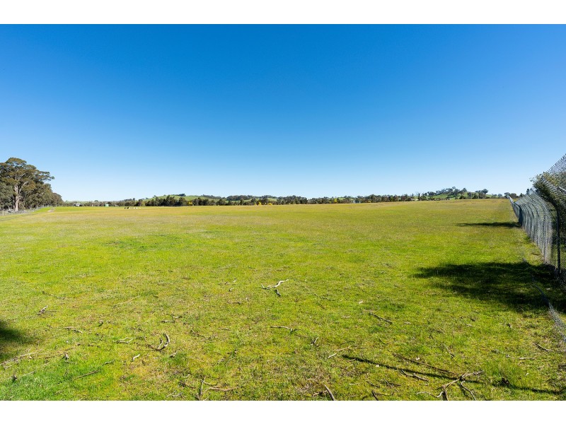 255 Pollards Road, Elphinstone VIC 3448