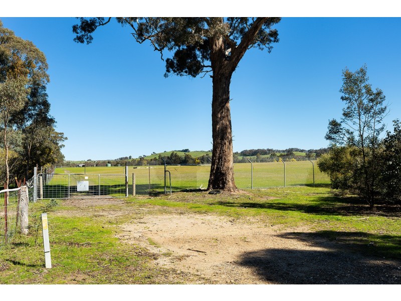 255 Pollards Road, Elphinstone VIC 3448