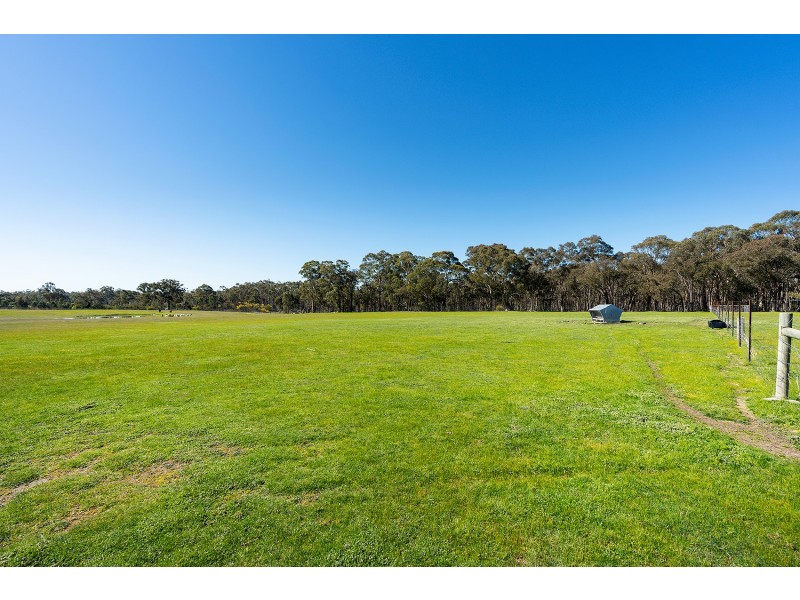 255 Pollards Road, Elphinstone VIC 3448