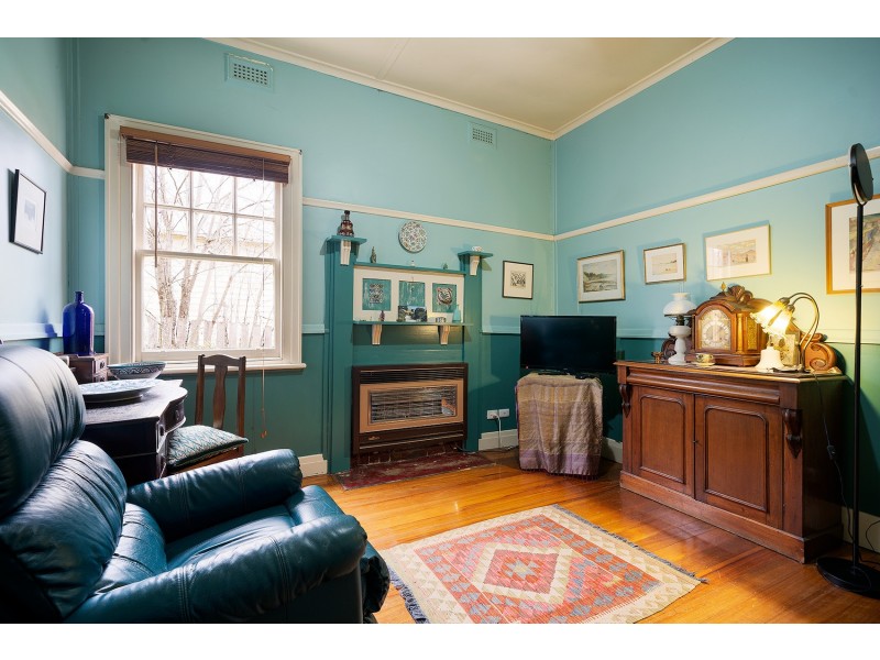 9 Adams Street, Castlemaine VIC 3450