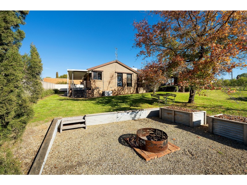 104 Farnsworth Street, Castlemaine VIC 3450