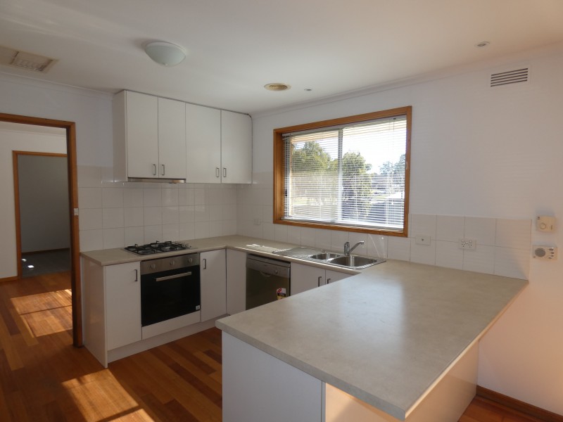 9 McGibbon Street, Castlemaine VIC 3450