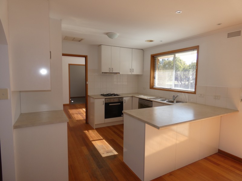 9 McGibbon Street, Castlemaine VIC 3450