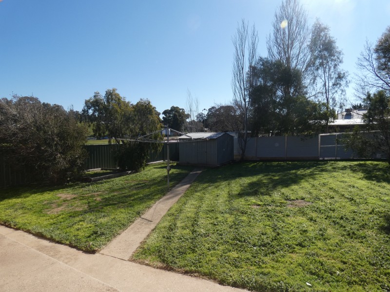 9 McGibbon Street, Castlemaine VIC 3450