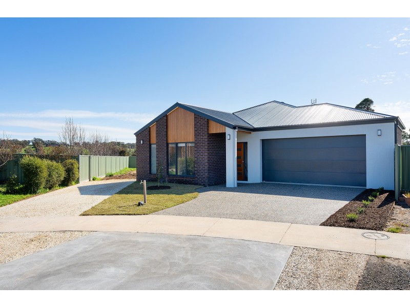 6 Tackane Court, Campbells Creek VIC 3451