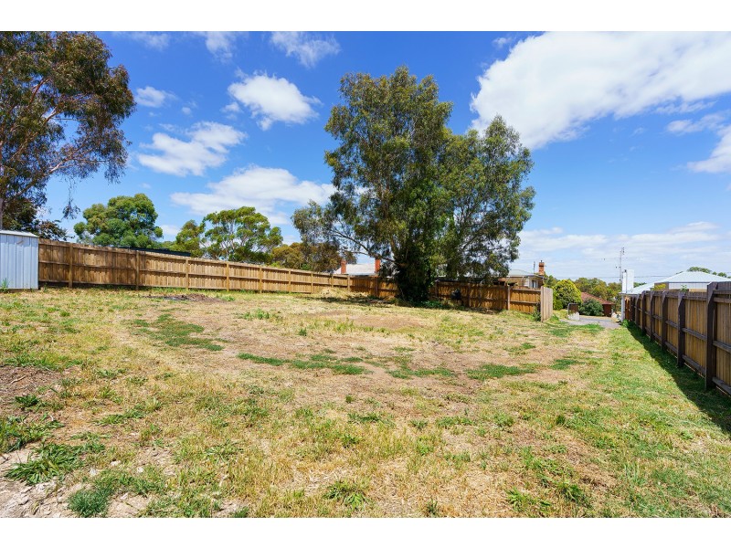 22 Ray Street, Castlemaine VIC 3450