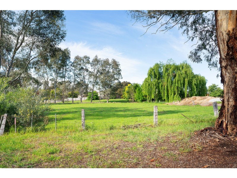 2/18  Chapmans Road, Castlemaine VIC 3450