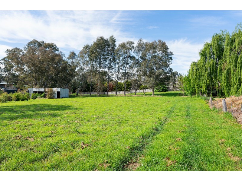 2/18  Chapmans Road, Castlemaine VIC 3450