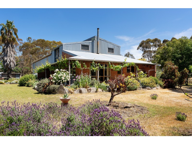 280 Maldon-Shelbourne Road, Maldon VIC 3463