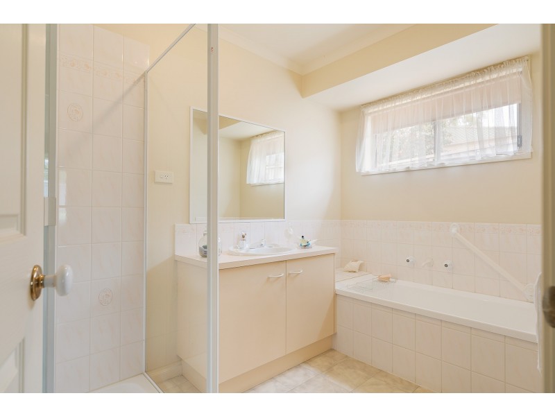 32 Maldon Road, Mckenzie Hill VIC 3451