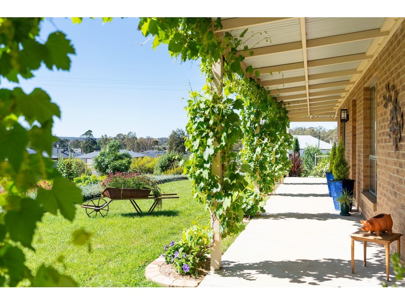 2 Captain Day Road, Campbells Creek VIC 3451