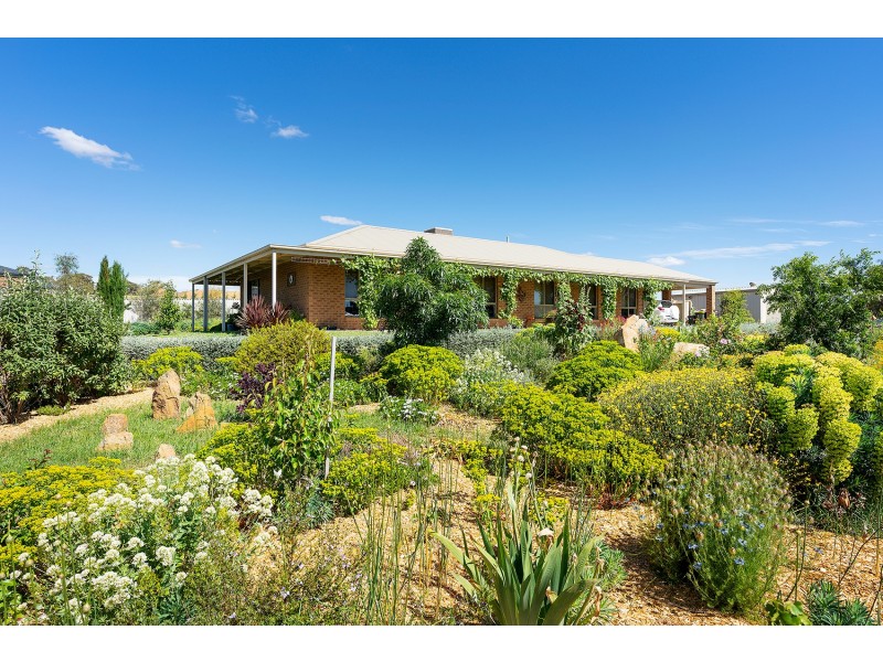 2 Captain Day Road, Campbells Creek VIC 3451