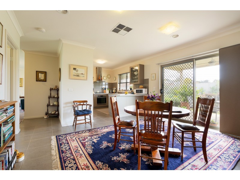 2 Captain Day Road, Campbells Creek VIC 3451