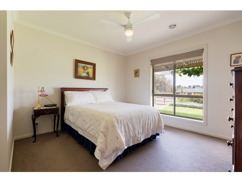 2 Captain Day Road, Campbells Creek VIC 3451