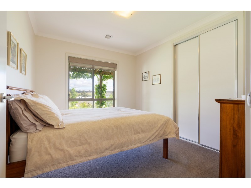 2 Captain Day Road, Campbells Creek VIC 3451