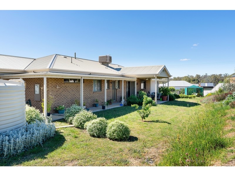 2 Captain Day Road, Campbells Creek VIC 3451