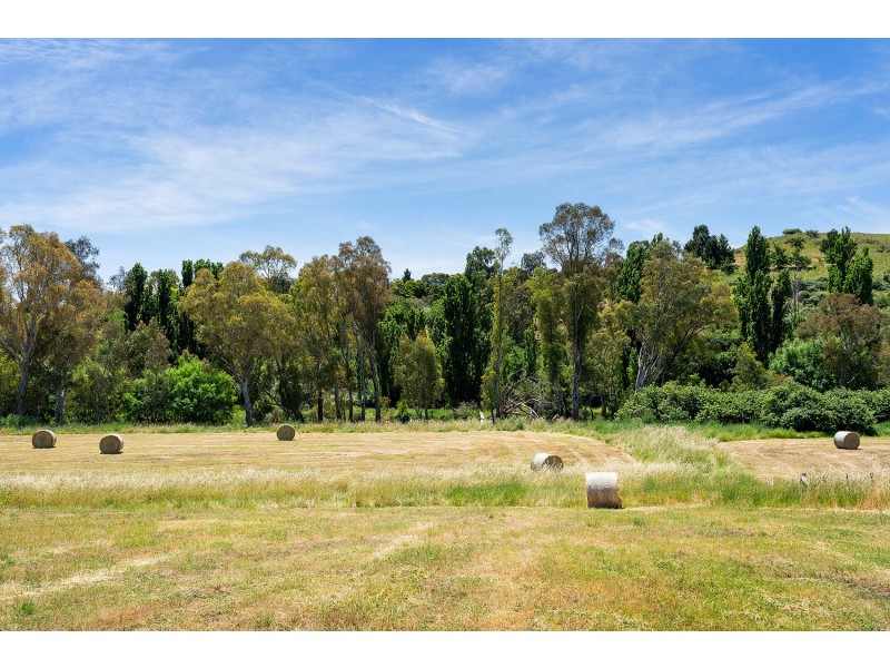 CA21 Kemps Bridge Road, Guildford VIC 3451