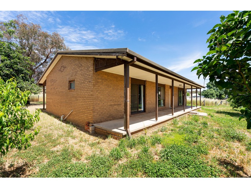 CA21 Kemps Bridge Road, Guildford VIC 3451