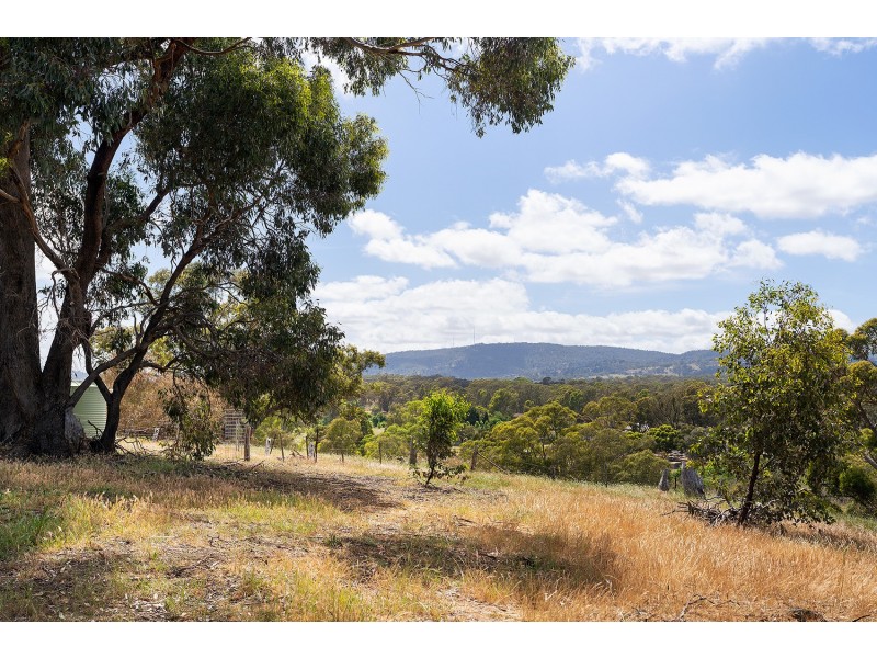 31 Carrs Road, Barkers Creek VIC 3451