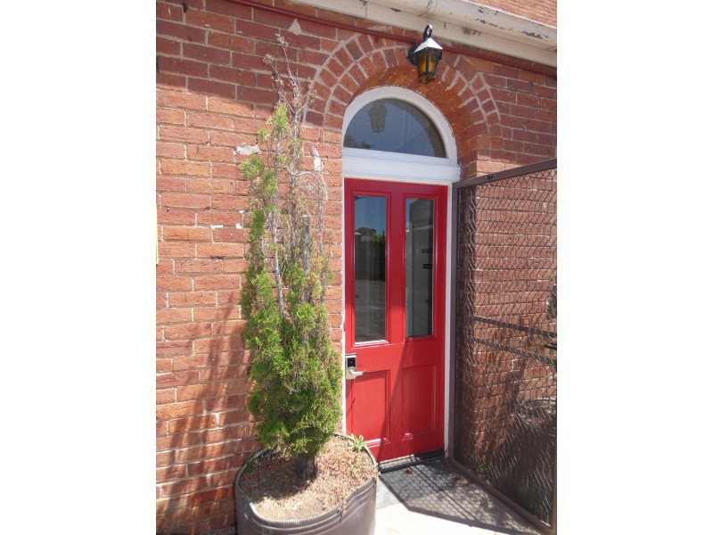 2/33 Campbell Street, Castlemaine VIC 3450