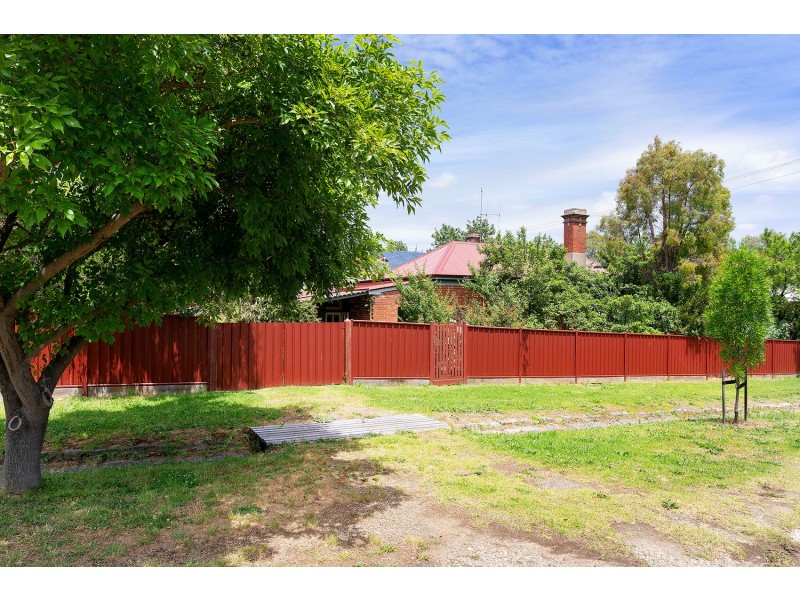 68 Kennedy Street, Castlemaine VIC 3450