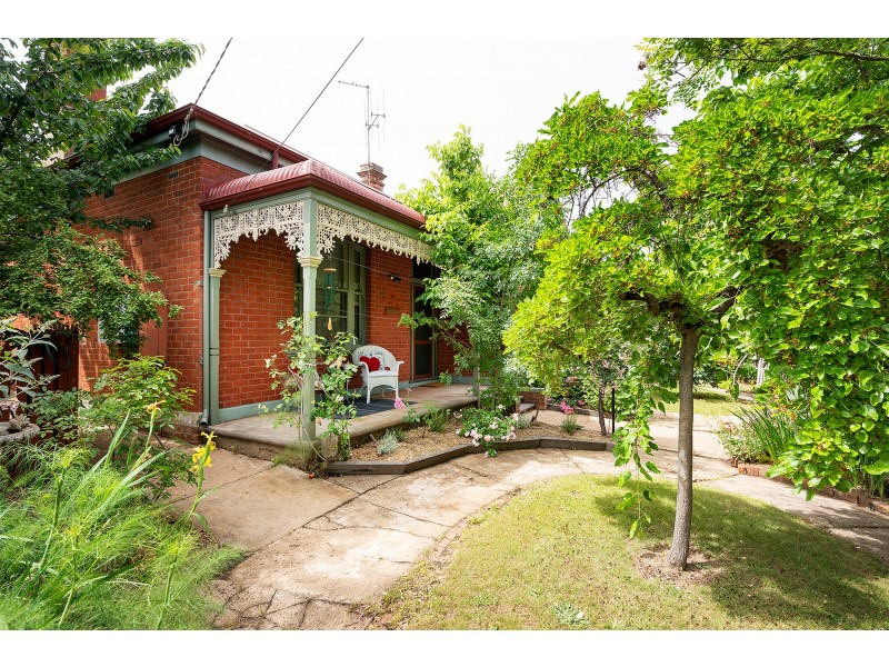 68 Kennedy Street, Castlemaine VIC 3450