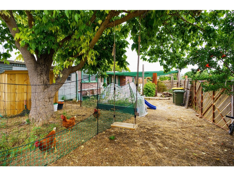 24 Forest Street, Castlemaine VIC 3450