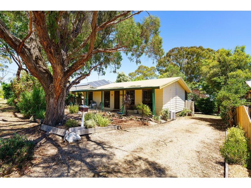 25 Carol Street, Castlemaine VIC 3450
