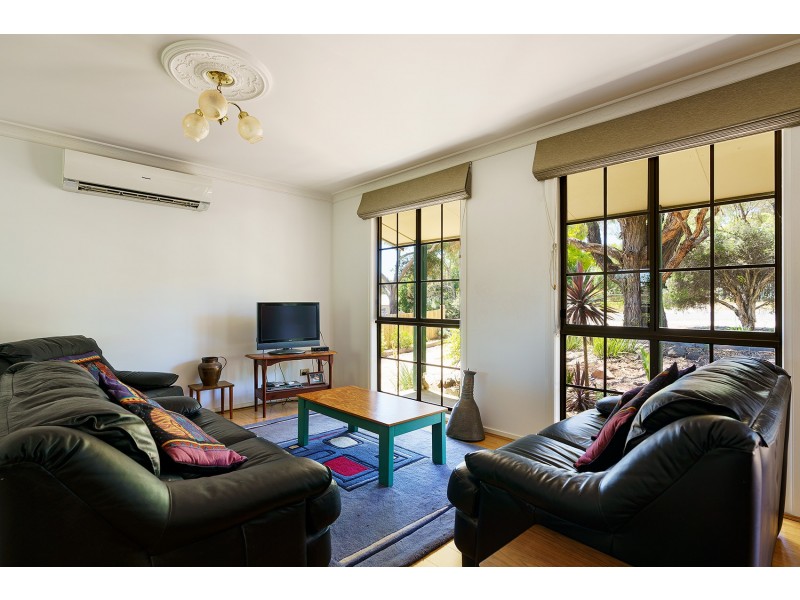 25 Carol Street, Castlemaine VIC 3450