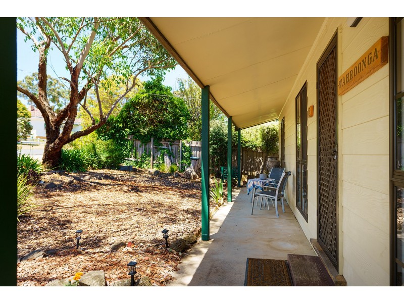 25 Carol Street, Castlemaine VIC 3450