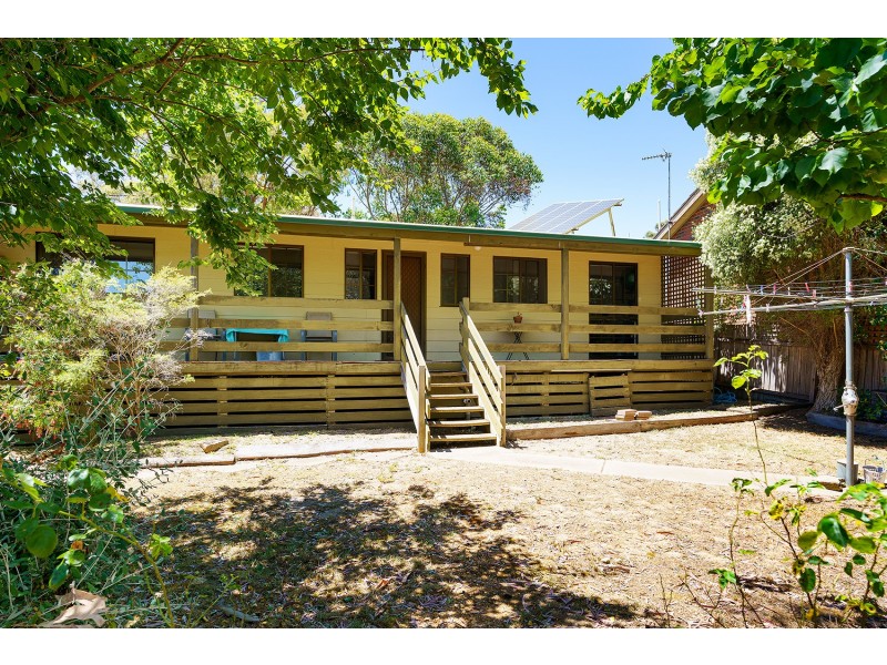 25 Carol Street, Castlemaine VIC 3450