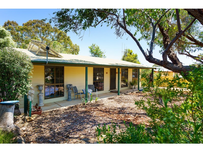 25 Carol Street, Castlemaine VIC 3450