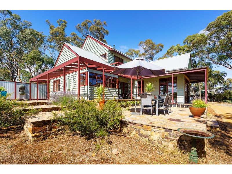 41 Farnsworth Street, Castlemaine VIC 3450
