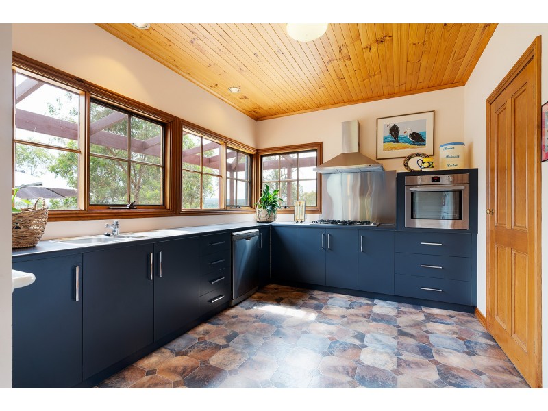 41 Farnsworth Street, Castlemaine VIC 3450