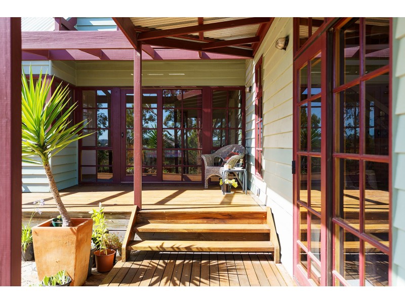 41 Farnsworth Street, Castlemaine VIC 3450