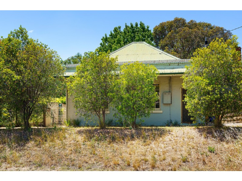 93 Main Road, Campbells Creek VIC 3451