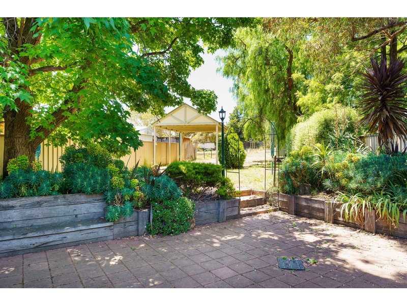 93 Main Road, Campbells Creek VIC 3451