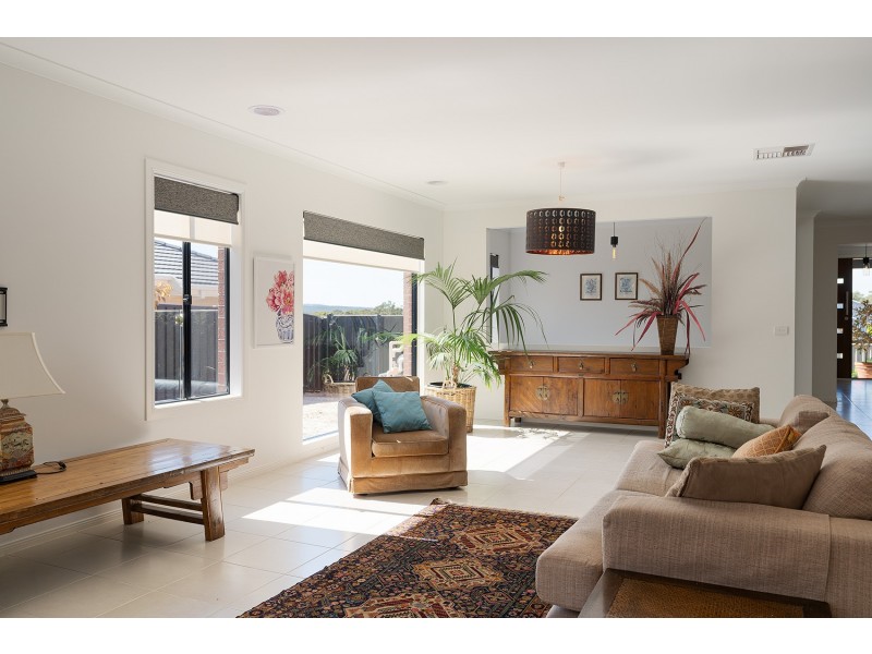 5 Acacia Court, Mckenzie Hill VIC 3451