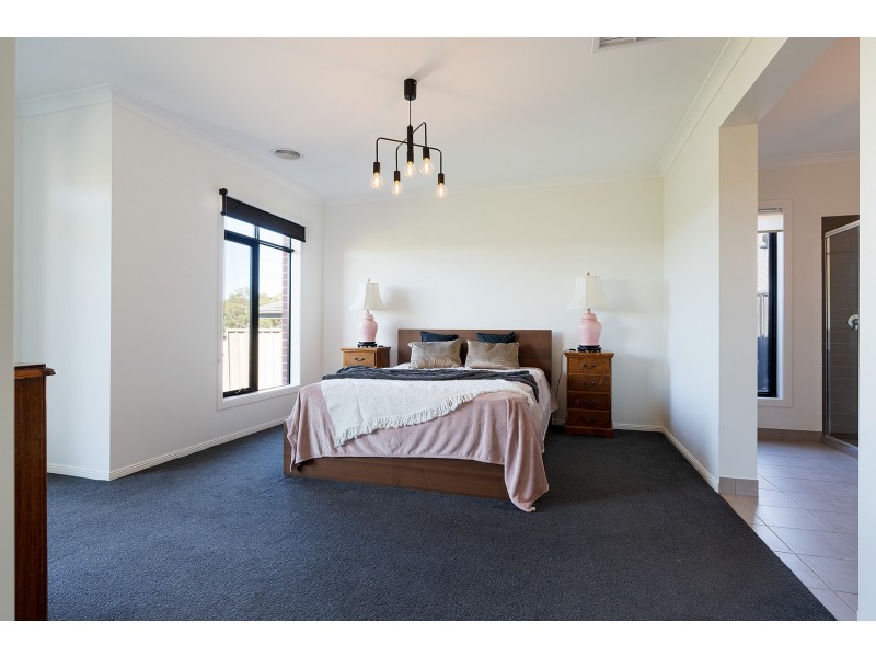 5 Acacia Court, Mckenzie Hill VIC 3451