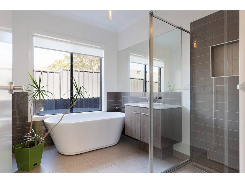 5 Acacia Court, Mckenzie Hill VIC 3451